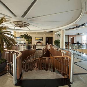 Sun Cruise Resort y Yacht